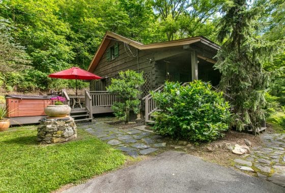 Asheville Cabin Overlooking Noisy Stream