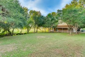 Side yard view at River Bluff Views