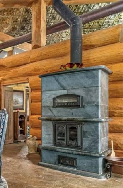 Pioneer Log Home