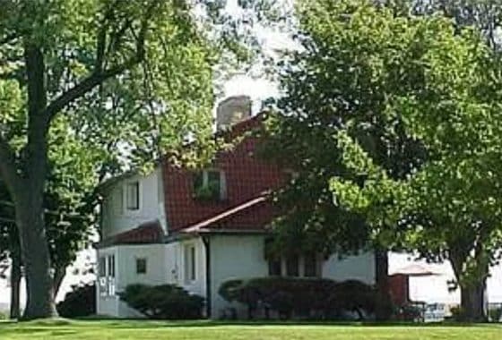 Historic Mississippi Riverfront Cottage