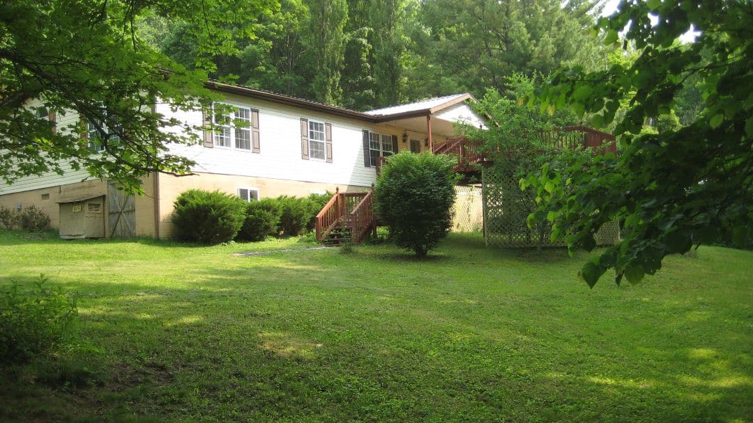 Main house at the prepper house with bunker.