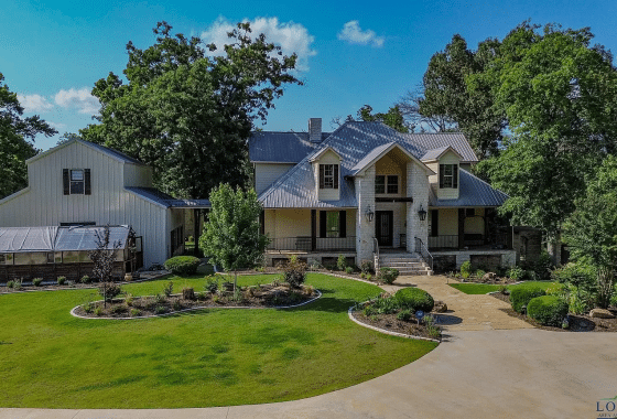 Exterior of off-grid home.